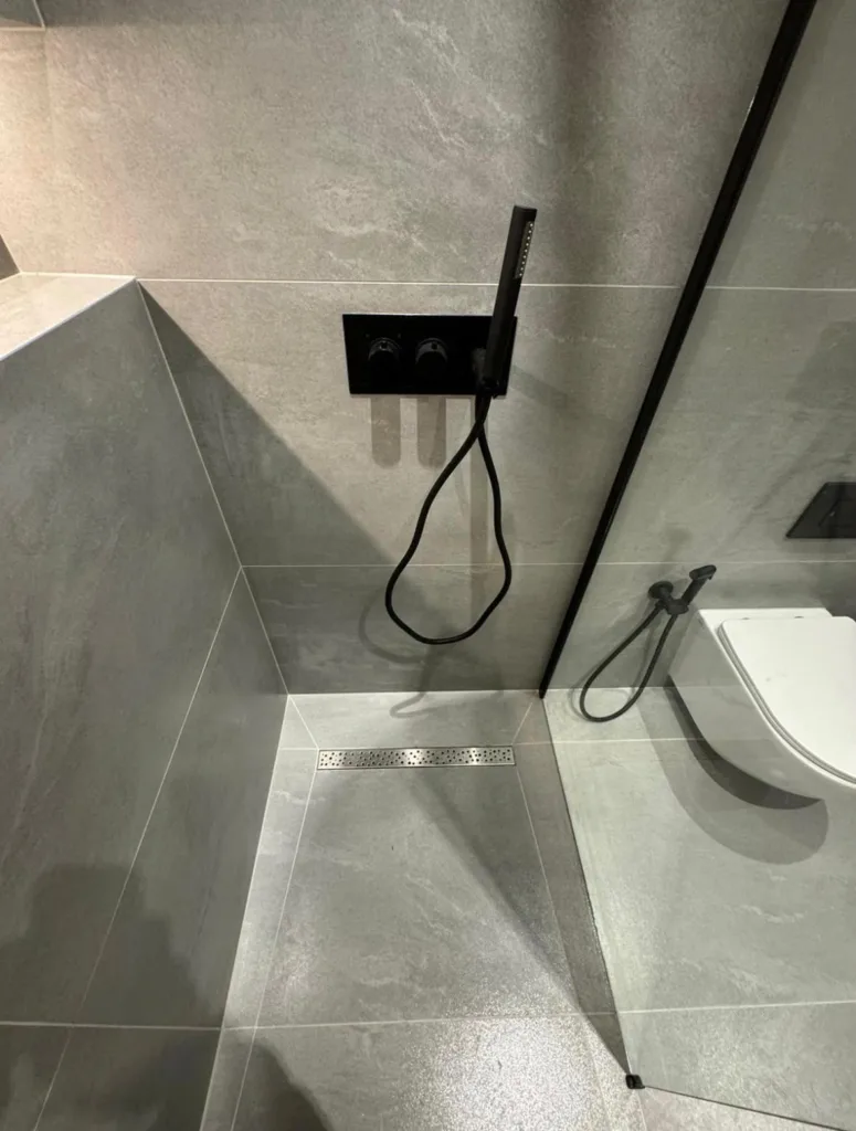 Valve and drain